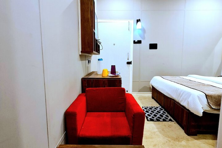 Room 2 of 13