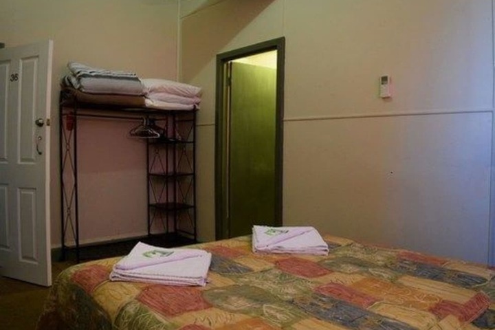 Room 47 of 98
