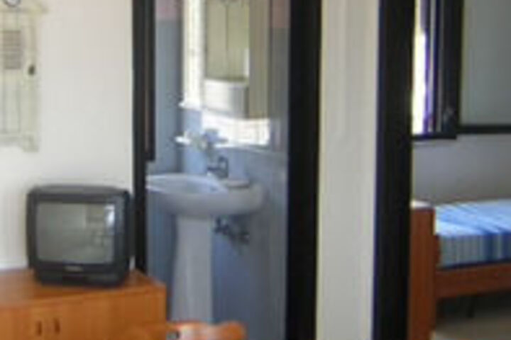 Room 9 of 11