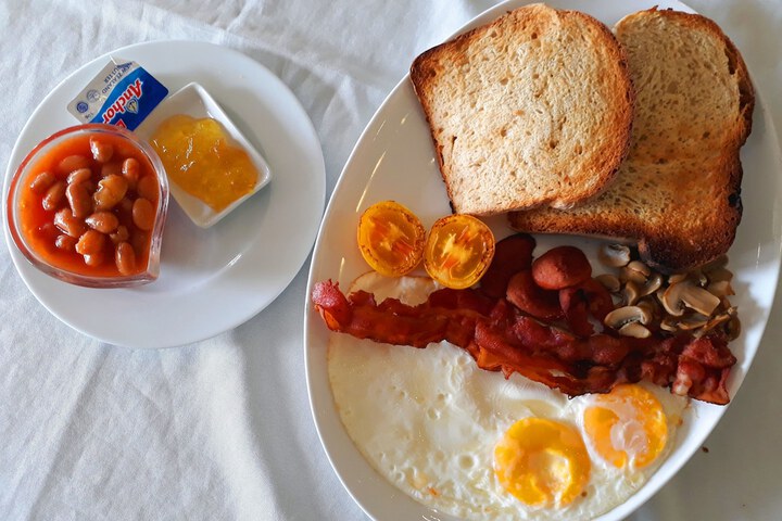 Breakfast/Coffee Service 18 of 33