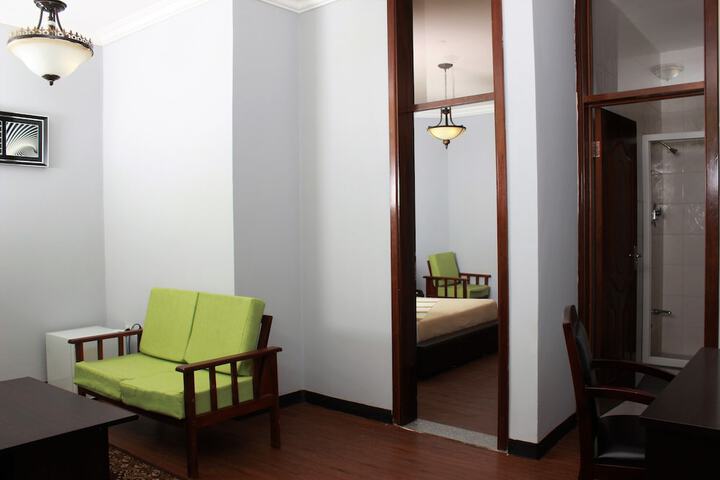 Room 28 of 96