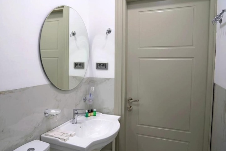 Room 14 of 28