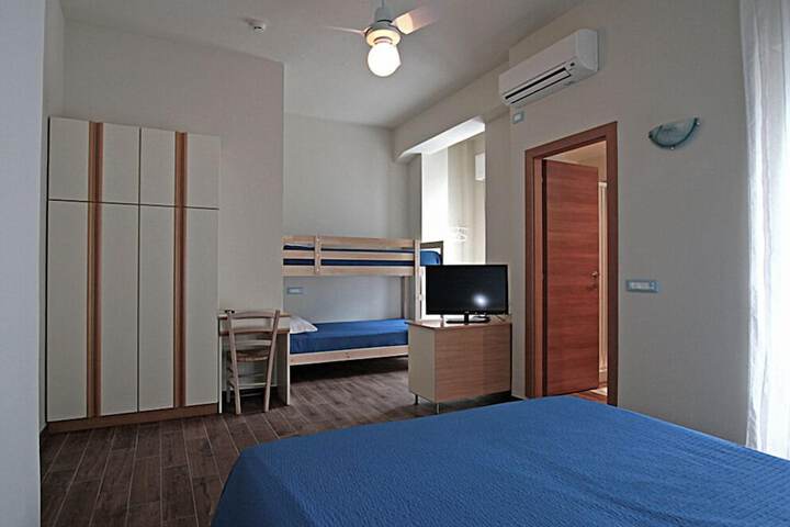 Room 12 of 70