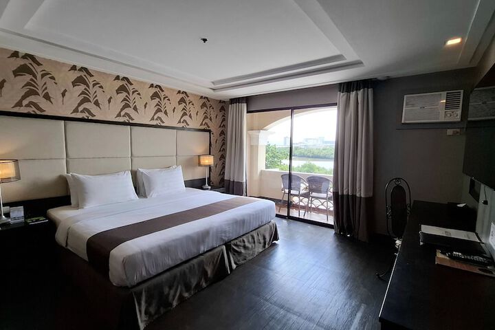 Room 2 of 26