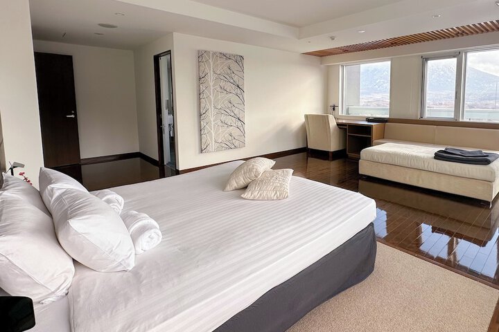 Room 25 of 237