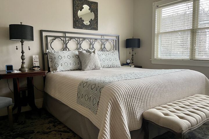 Room 13 of 74