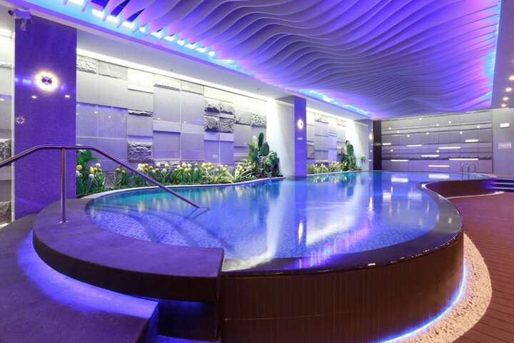 Pool 44 of 86