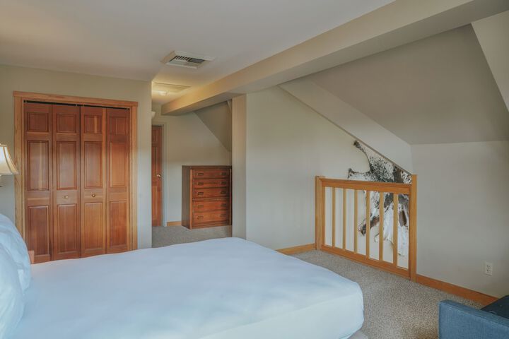 Room 6 of 38
