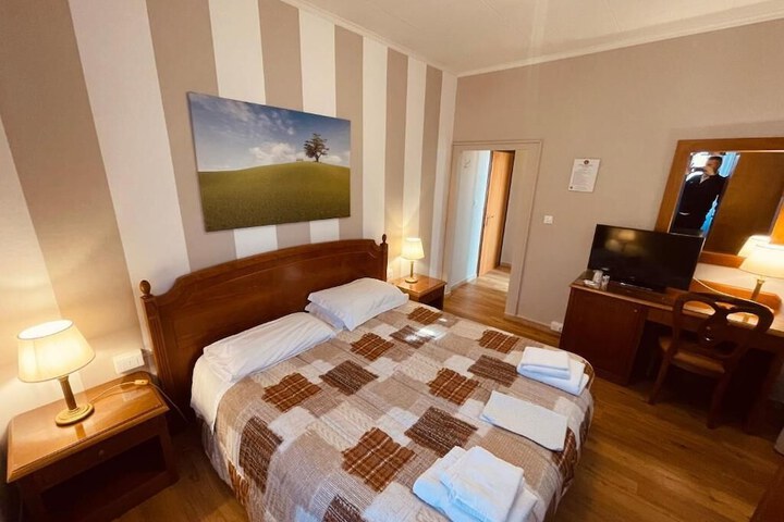 Room 3 of 31