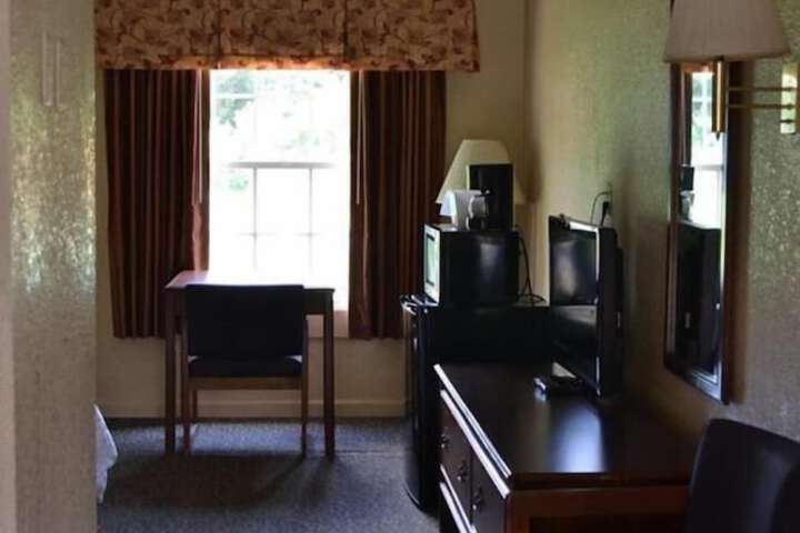 Room 21 of 37