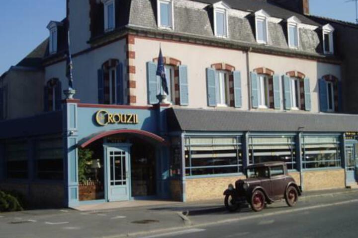 HTEL LCRIN