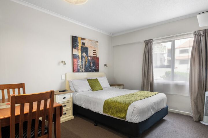 Room 10 of 48