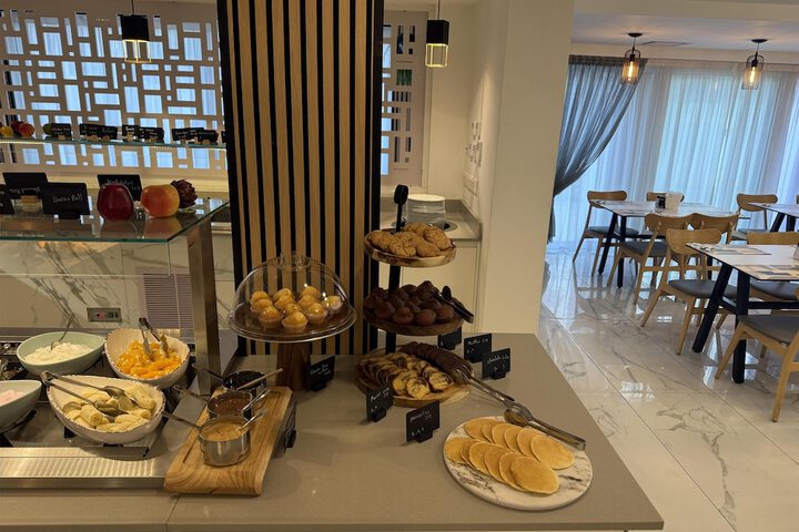 Breakfast/Coffee Service 50 of 64