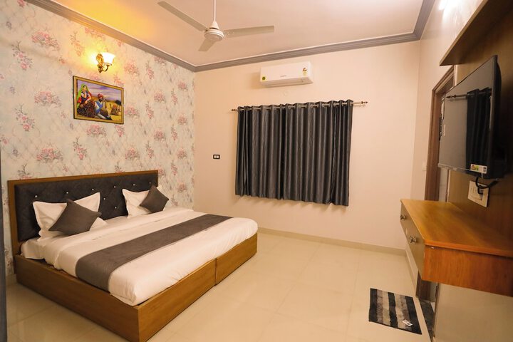 Room 7 of 25