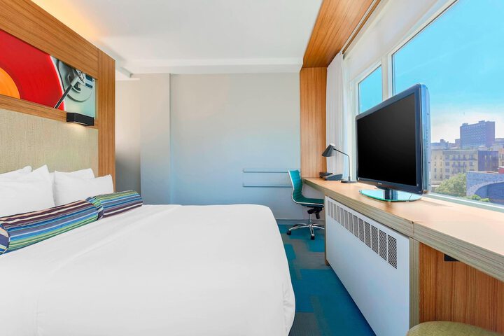 Room 7 of 28