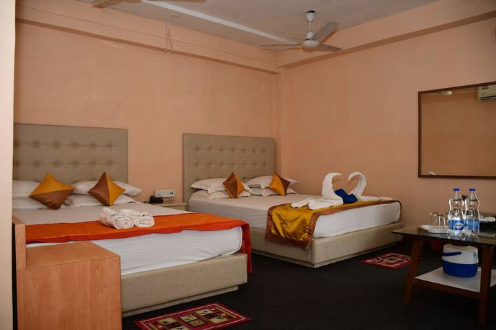 Room 6 of 36
