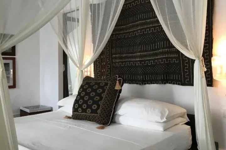 Room 6 of 23