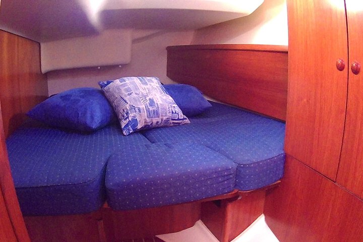 Room 4 of 33