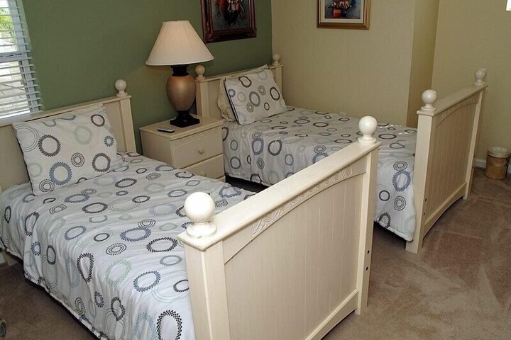 Room 6 of 28