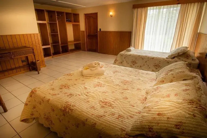 Room 6 of 15