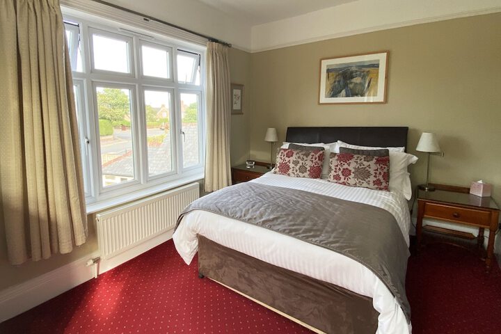 Room 4 of 18