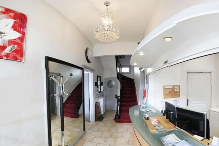 Hotel Lobby