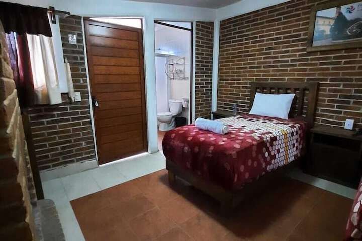 Room 22 of 34