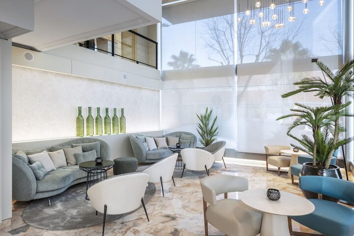 Guest Lobby