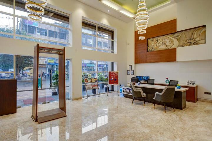 Entrance & Lobby