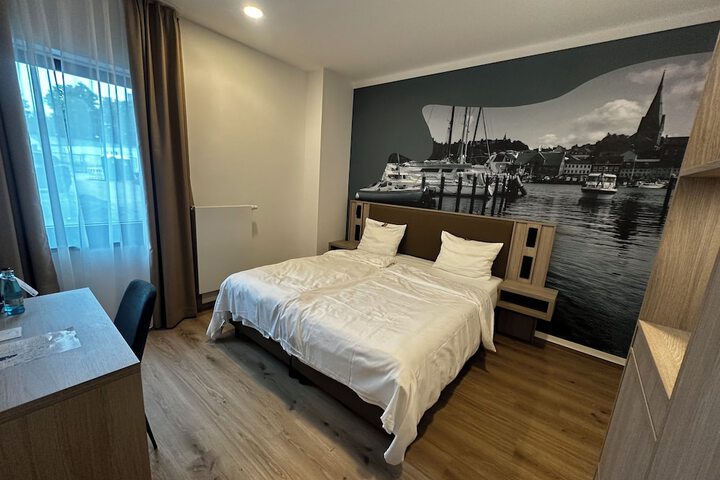 Room 30 of 44