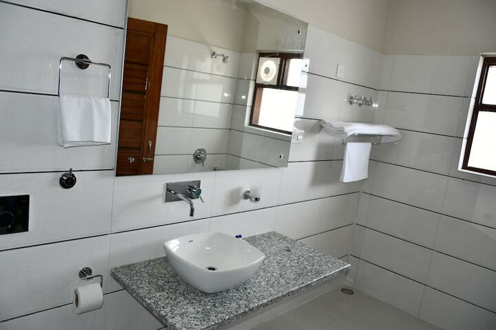 Room 9 of 23