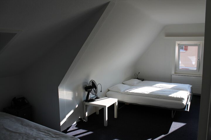 Room 4 of 31