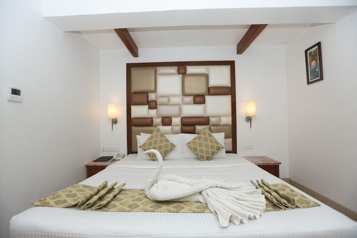 Room 4 of 24