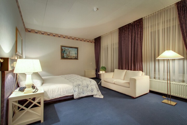 Room 9 of 41
