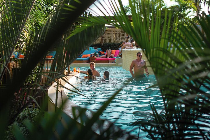 Pool 180 of 262