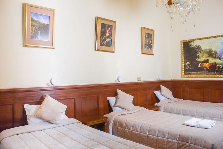 Room 4 of 52