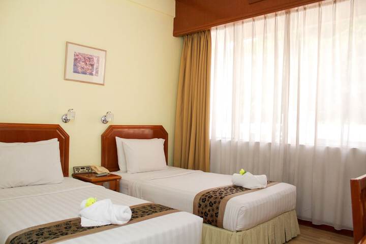 Room 12 of 94