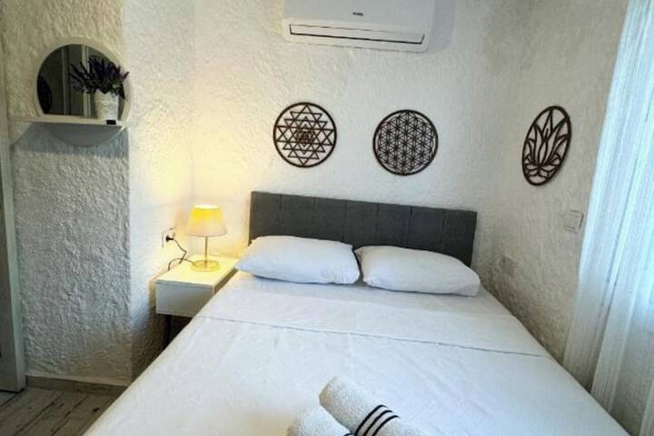 Room 14 of 19