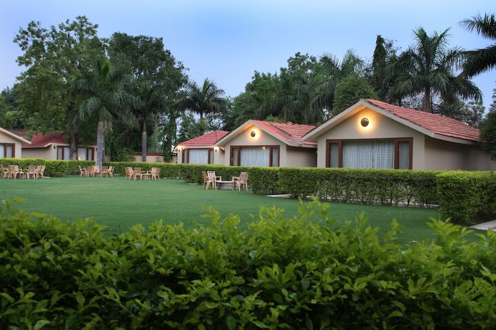Hotel Exterior 55 of 65