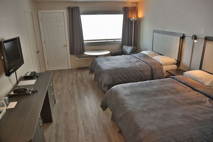 Room 2 of 27