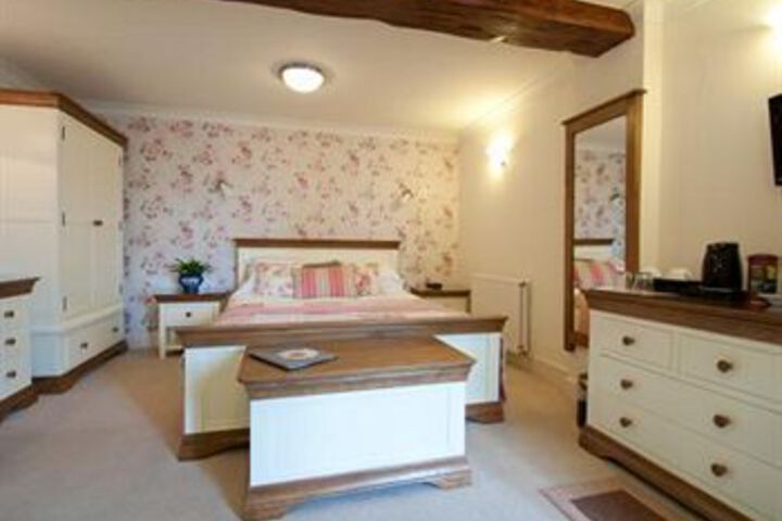 Room 8 of 17