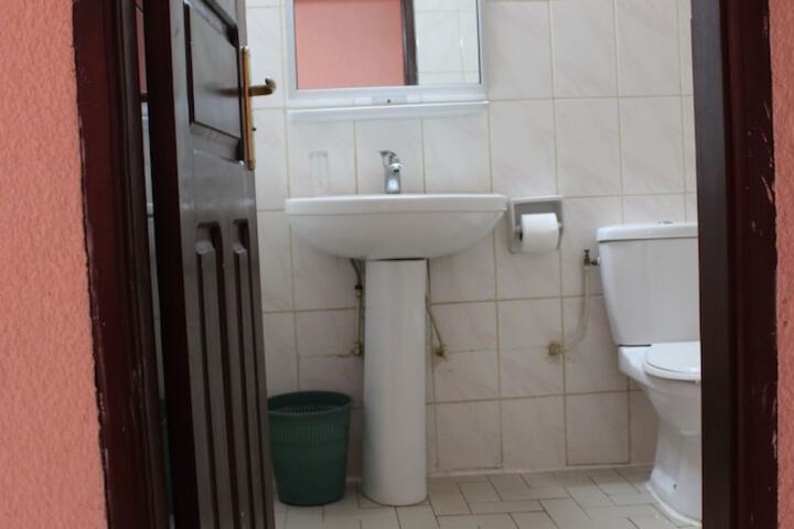 Room 10 of 10