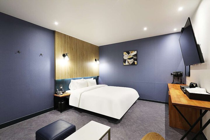 Room 48 of 50