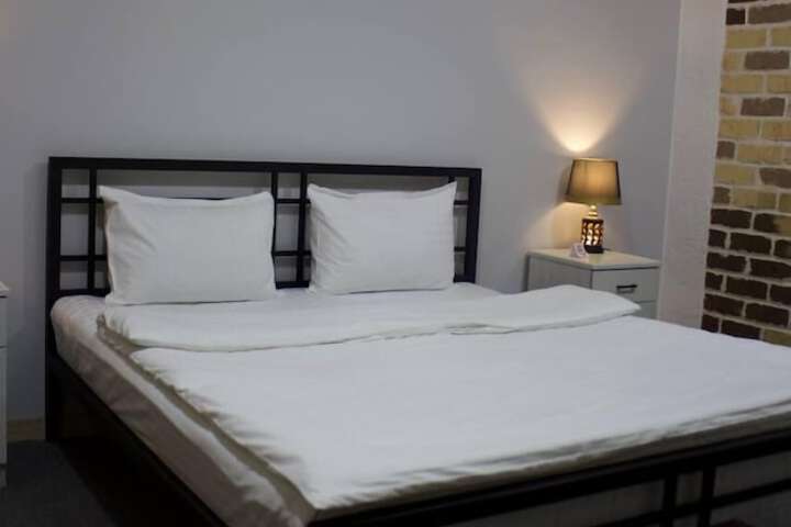 Room 18 of 28
