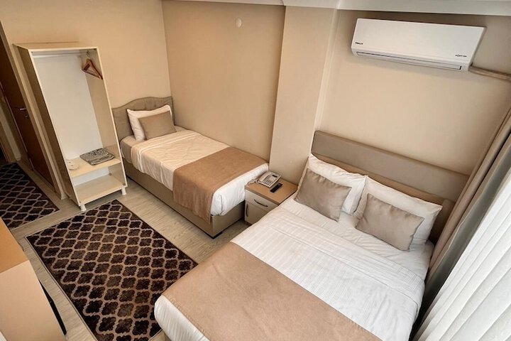 Room 13 of 66