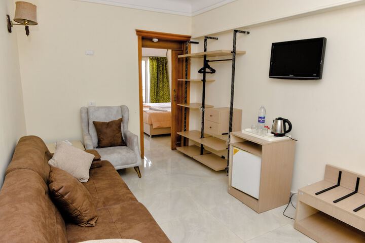 Room 11 of 21