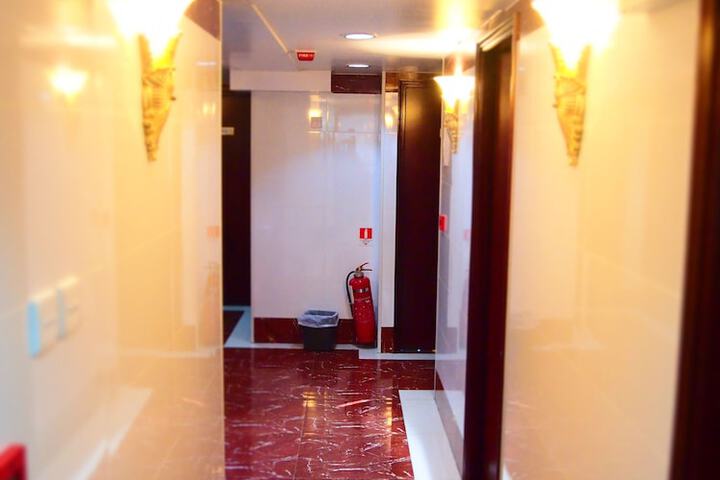 Ballroom/Hall 52 of 60
