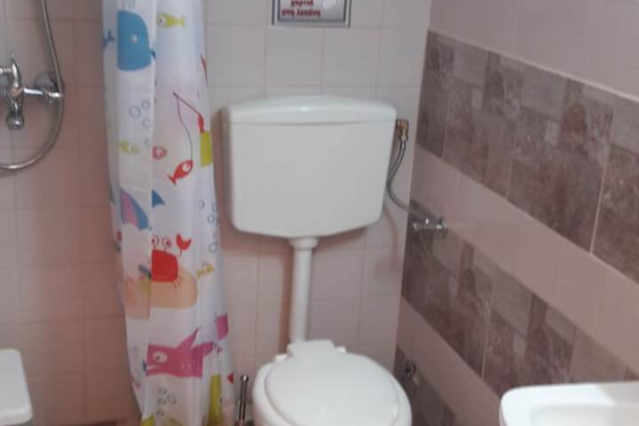 Room 65 of 228