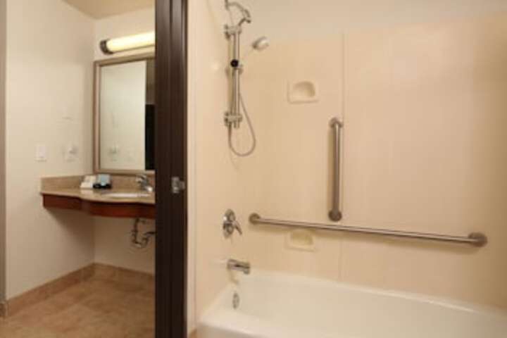 Room 151 of 261