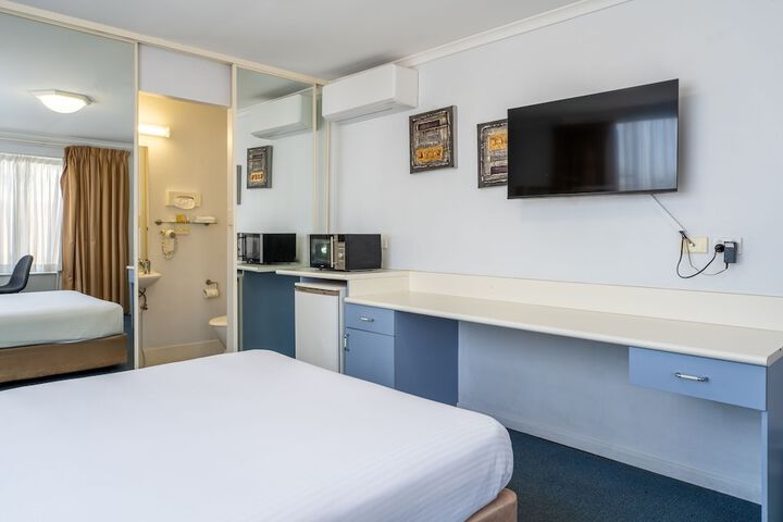 Room 22 of 66